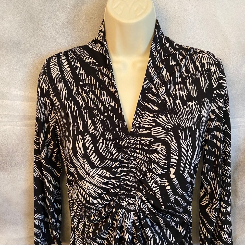 Zebra-Striped Ruched Blouse - Picture 6 of 7